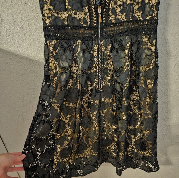 Black lace formal dress - Picture 5 of 5